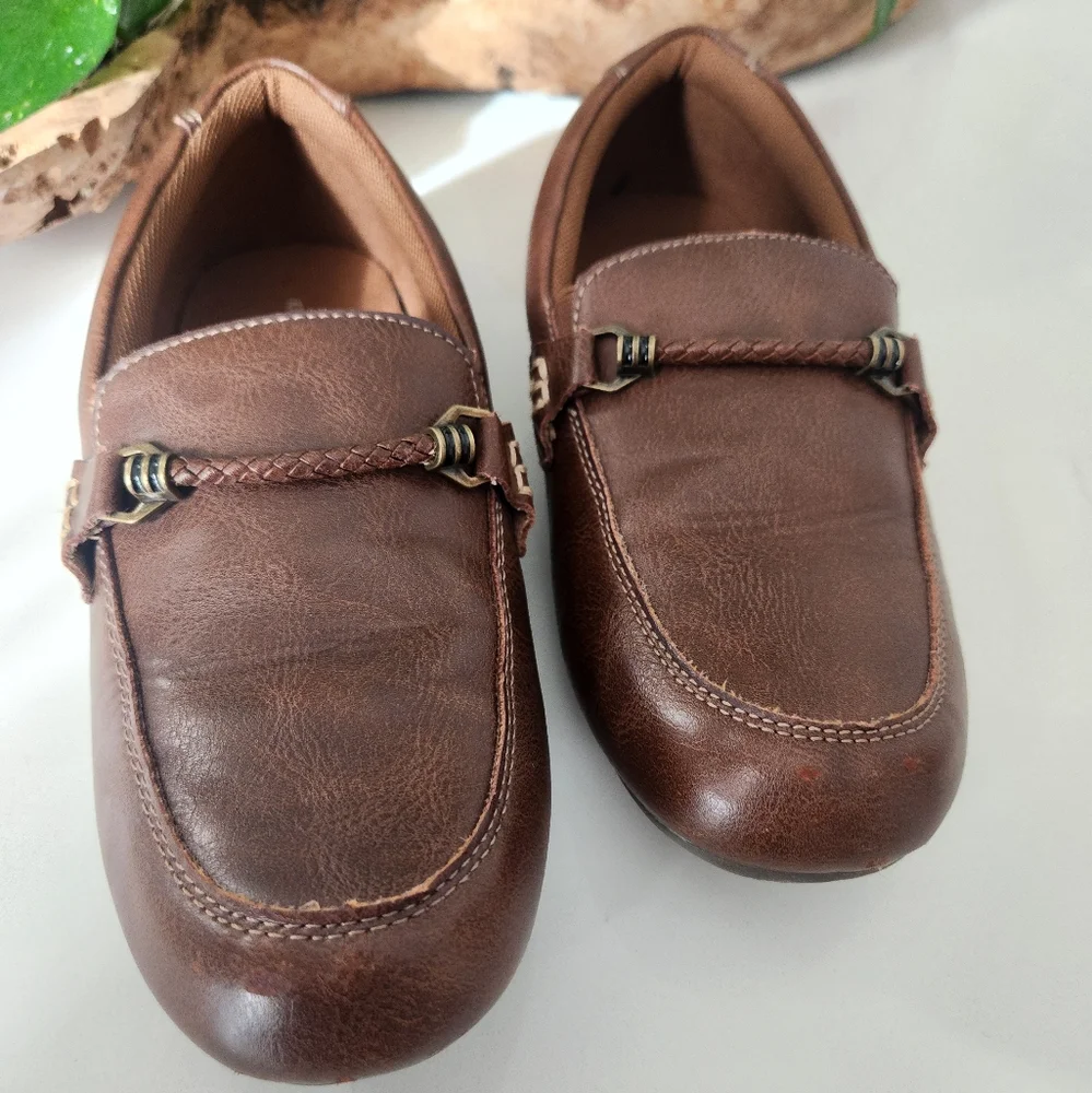 Crown Vintage Chestnut Leather Slip-Ons NWOT